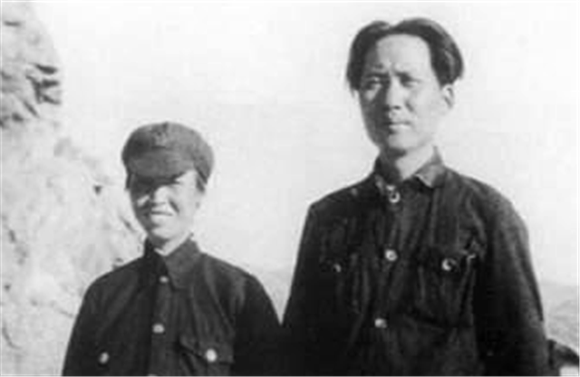 听到毛主席逝世的消息，贺子珍有何反应？