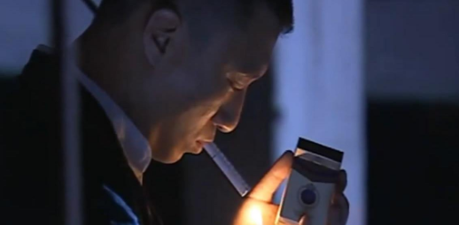 俗语“两人不对火，三人不点烟”是什么意思？点烟文化有何讲究？