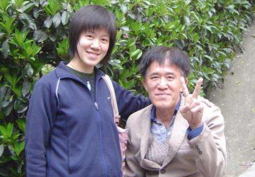 黄来女出身寒门，763分考上武大，背着瘫痪父亲上学，后来怎样了