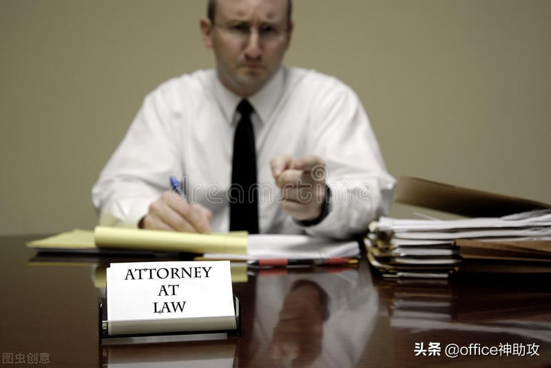 女面试官遇到拉链一拉就开裂的尴尬情况该如何应对？