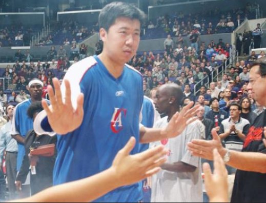 王治郅为什么在nba无法立足(王治郅NBA生涯失败的原因，除了“不归门”事件,主要原因还有这点)