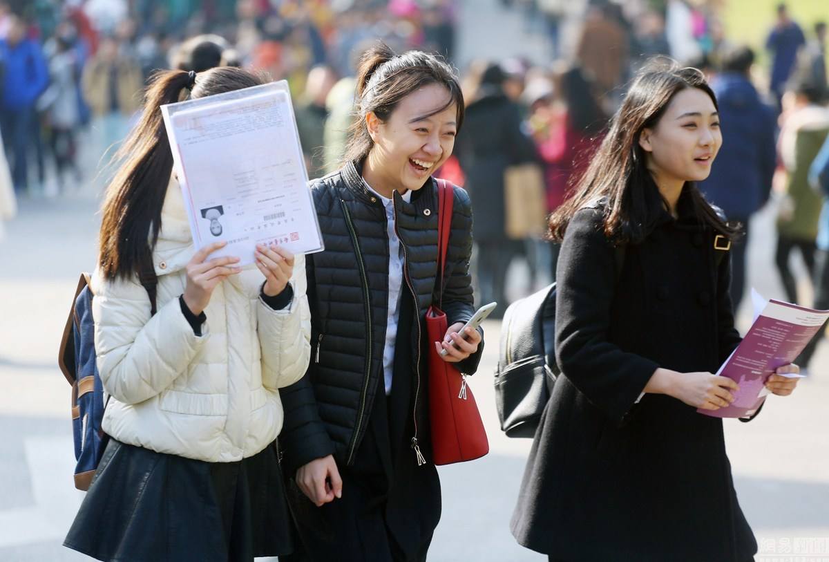 张子枫艺考成绩公布，河南省第一名，网友：为啥在高考大省河南考