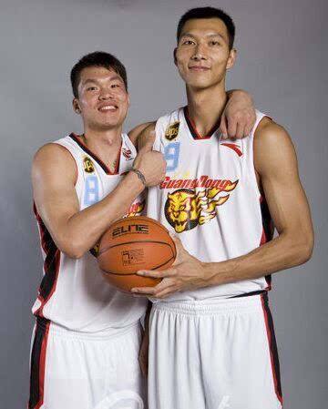 朱芳雨为什么受到过nba邀请（曾连续两次拒绝NBA邀请，当年的朱芳雨为什么能让NBA如此重视？）