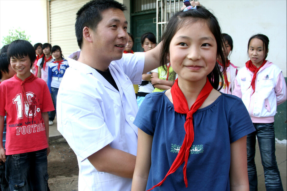 中小学生“身高标准”出炉，高考前达到这里才算合格，家长别忽视