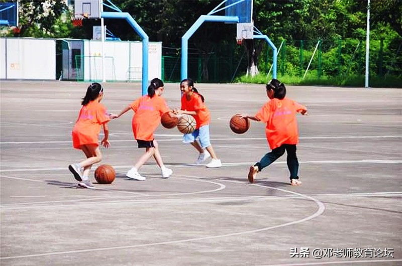 破解教育内卷化，假期让学生走出家门，到社区参与体育锻炼和比赛