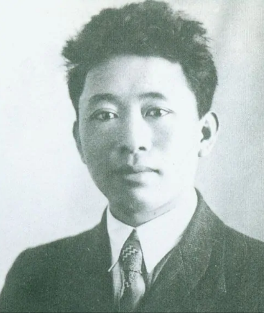 “雷公爷”刘亚楼顶撞毛泽东，毛主席却说：他说了算吧，我管不了