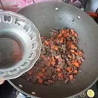 新疆抓饭的做法（五种新疆抓饭的做法教程）