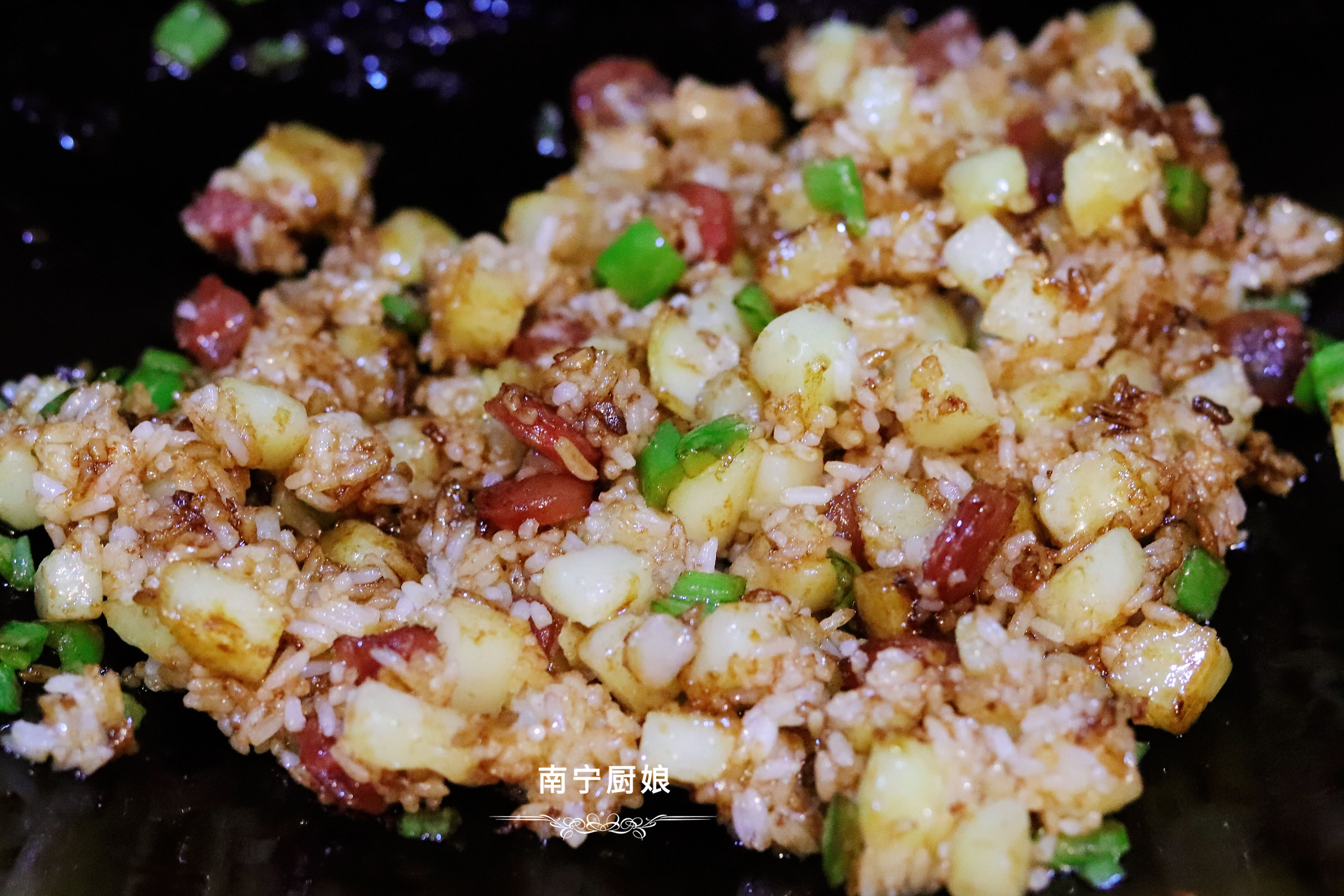 腊肠炒饭的做法（教你做香浓美味的腊肠炒饭）