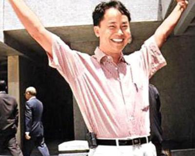 张子强接过8位富豪绑架名单，果断划掉霍英东，直言：此人勿动