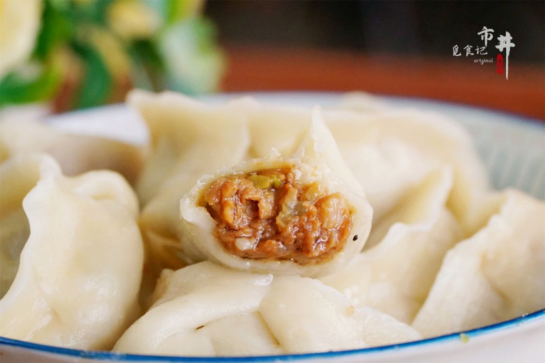 饭店包饺子的3个窍门，馅料还真有讲究，难怪饱满多汁，个个鲜香