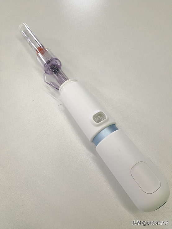 对于接受胰岛素治疗的糖尿病人来说，哪个牌子的无针注射器更好用