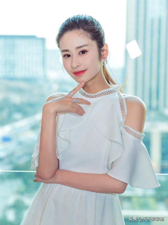 女明星高马尾合集:唐嫣baby知性热巴霸气,刘亦菲第一