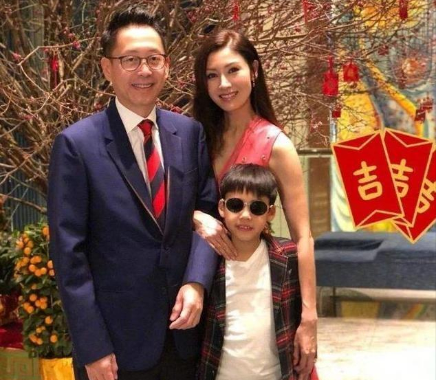 何超琼不能生育是真的吗 赌王接班人何超琼为什么不生小孩太可惜图片