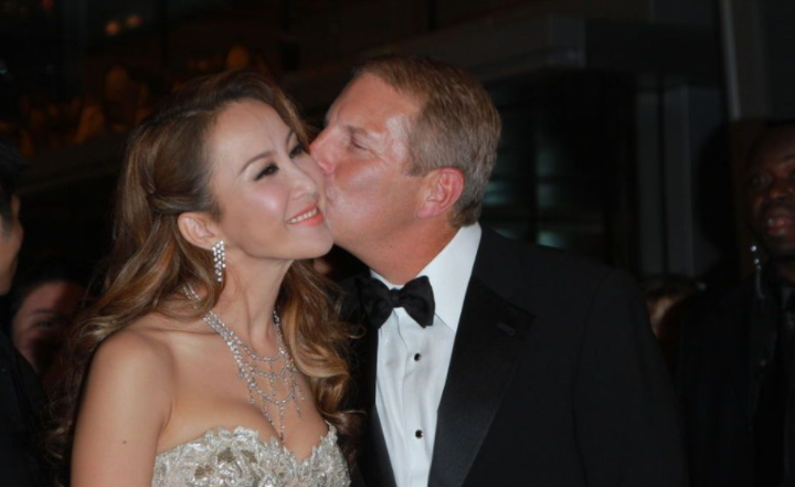 遗腹子被雪藏还一度失声，不认命成天后，36岁嫁豪门却生不出孩子