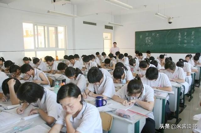 广西女孩林丽渊，高考语文忘写名字，考英语睡觉，最后考了多少分