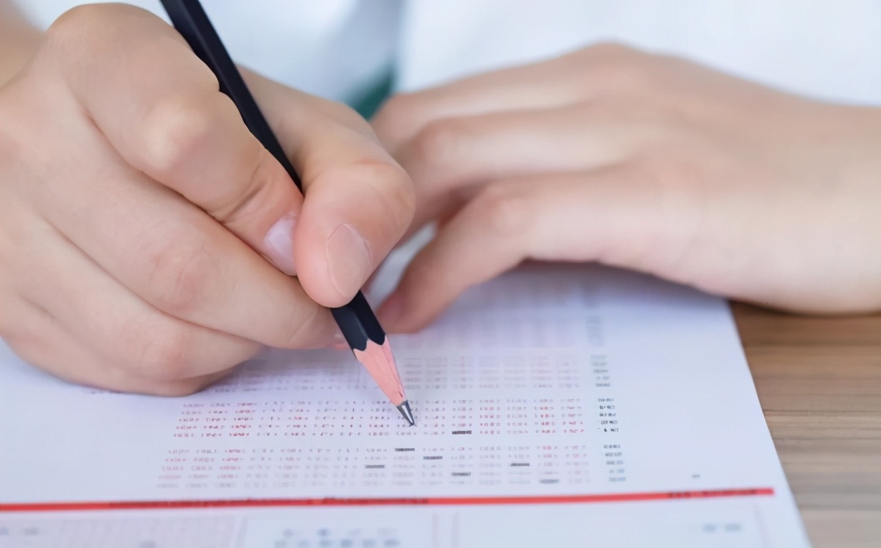 中考“新政策”，高中招生进一步缩减，初中生学习压力进一步加大