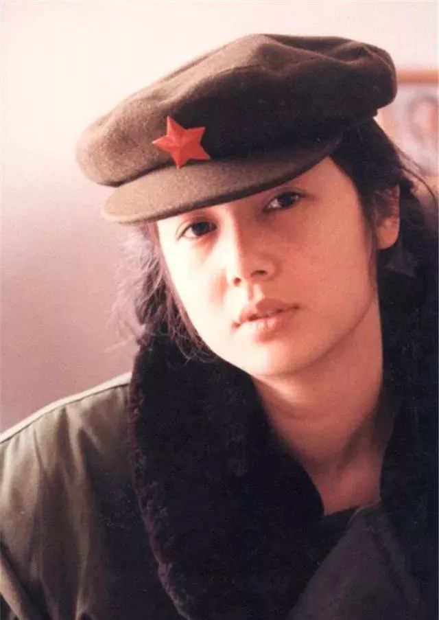 结婚28年，蒋雯丽顾长卫夫妻二人的桃色绯闻，名存实亡各玩各的
