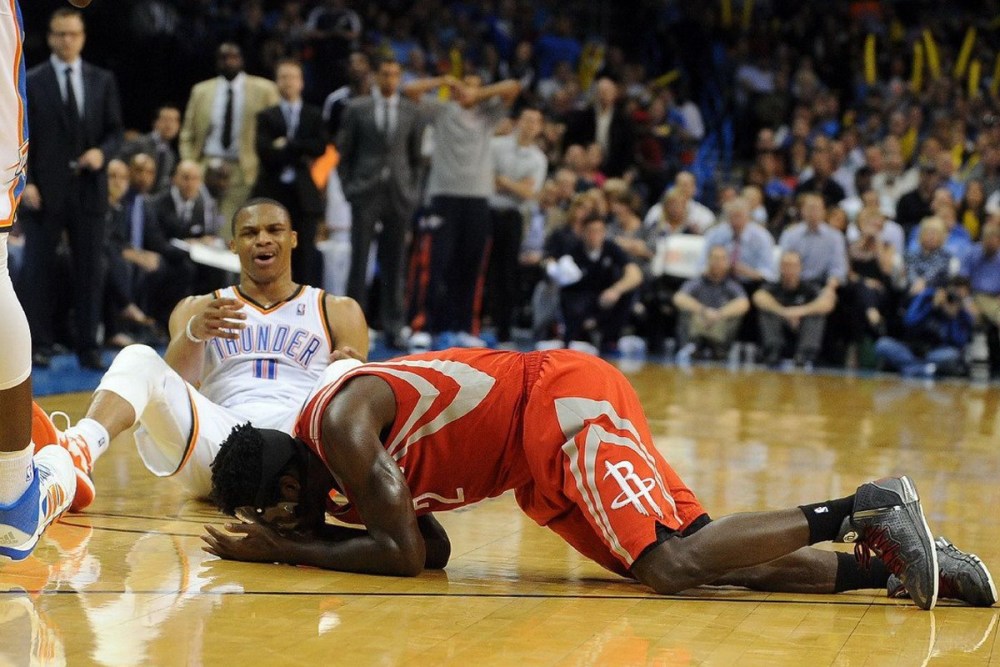 nba有哪些仇人(NBA有哪些球星之间关系极为糟糕，盘点下来不止保罗和隆多)