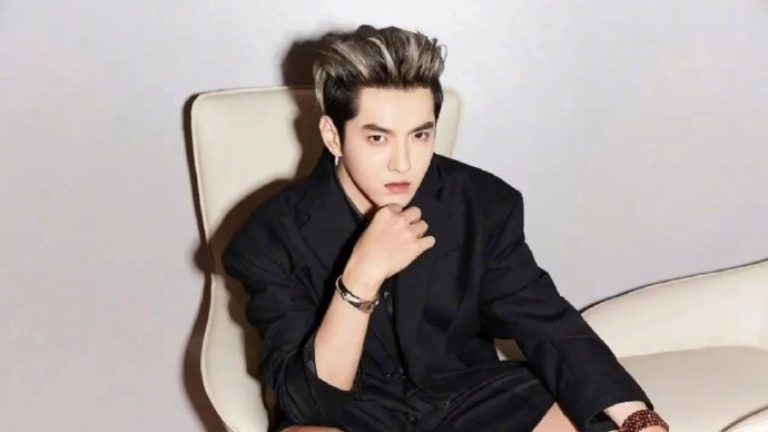 中国传媒大学在读高职生都美竹，勇“锤”顶流小生，母校老师发声