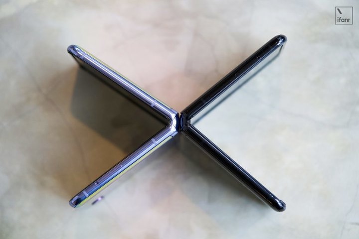 三星 Galaxy Z Flip 評測：不算完美，但市場需要這樣的手機