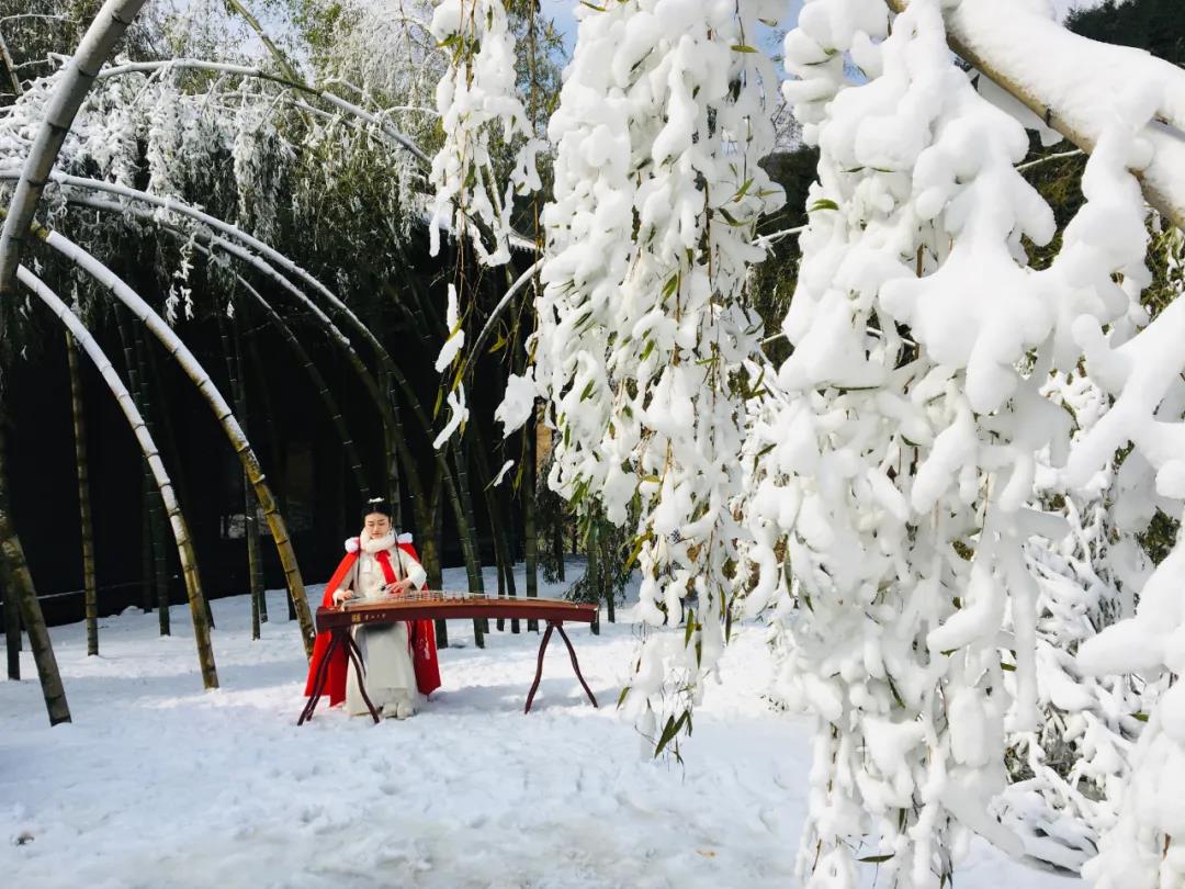 广州有哪些滑雪场哪个最好玩(南方冰雪世界，在广东这里就可以看云雾冰山、住雪屋，还有滑雪场)