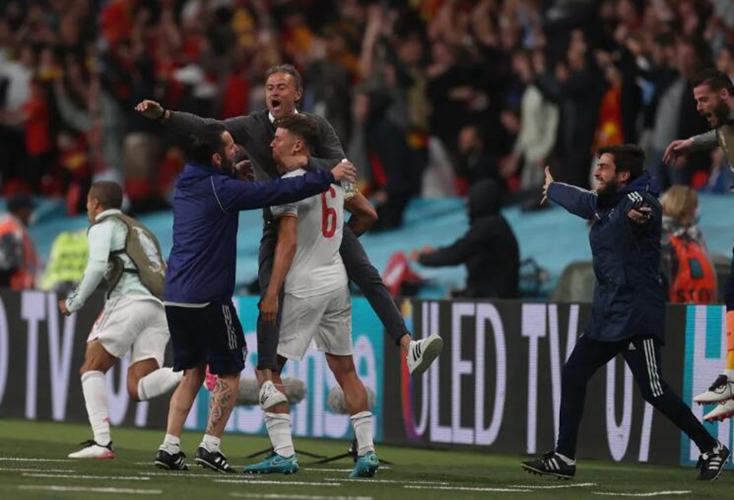 西班牙意大利欧洲杯决(5-3！意大利淘汰西班牙进入决赛，打破57年魔咒，连创13大纪录)
