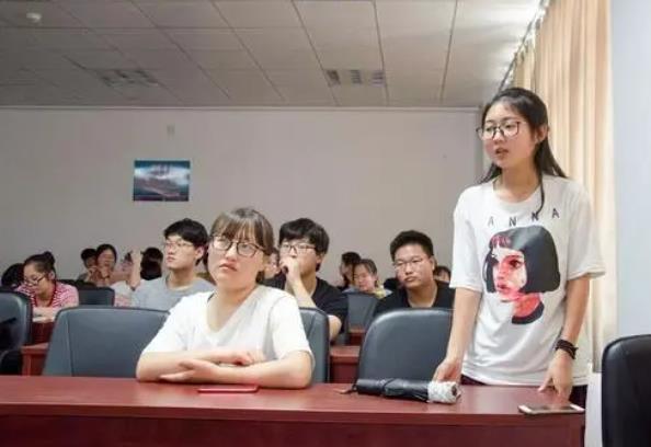 云南高考生仅超一本线1分，成功捡漏北大，网友却表示不羡慕