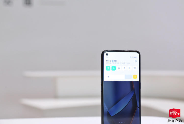 OPPO Ace2 评测：全球最快 40W 无线充电，手机中的「性能跑车」