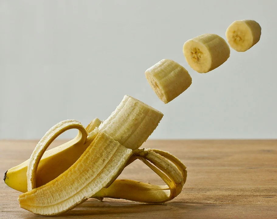 青香蕉怎么催熟（生香蕉最简单的催熟方法）