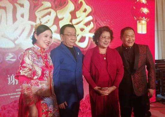 与保定非著名相声演员刘喜禄合作即兴表演相声《重温经典》"