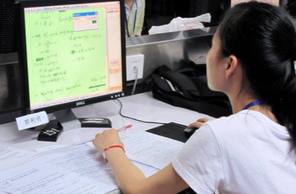 字体对高考有多重要，看了答题卡扫描后的样子，你也许就知道了