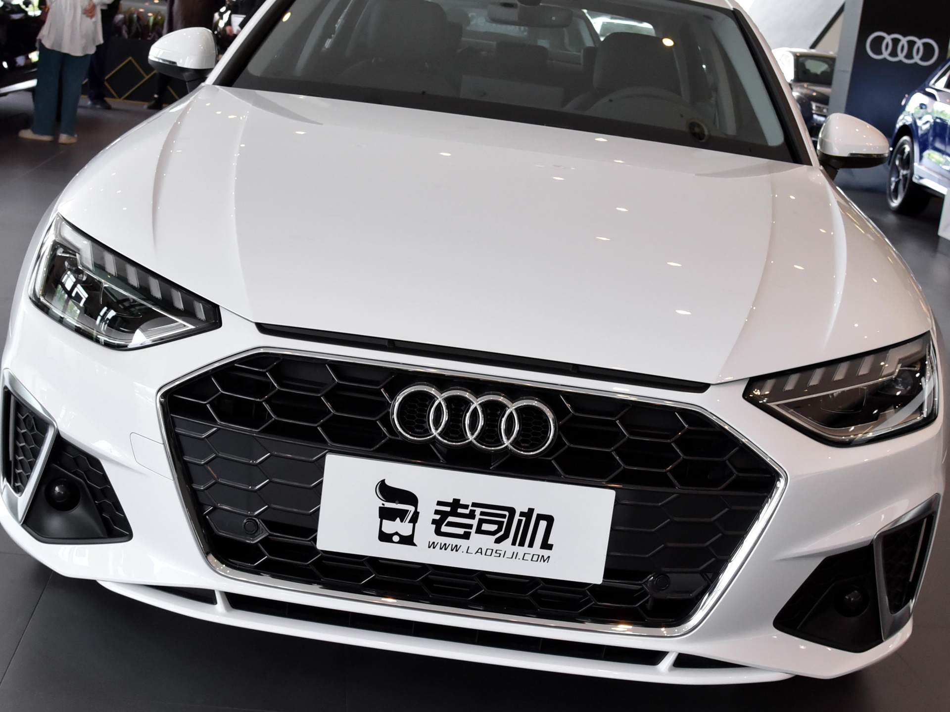 起步2.0T的BBA，论实力看这两款，奥迪A4LVS宝马3系