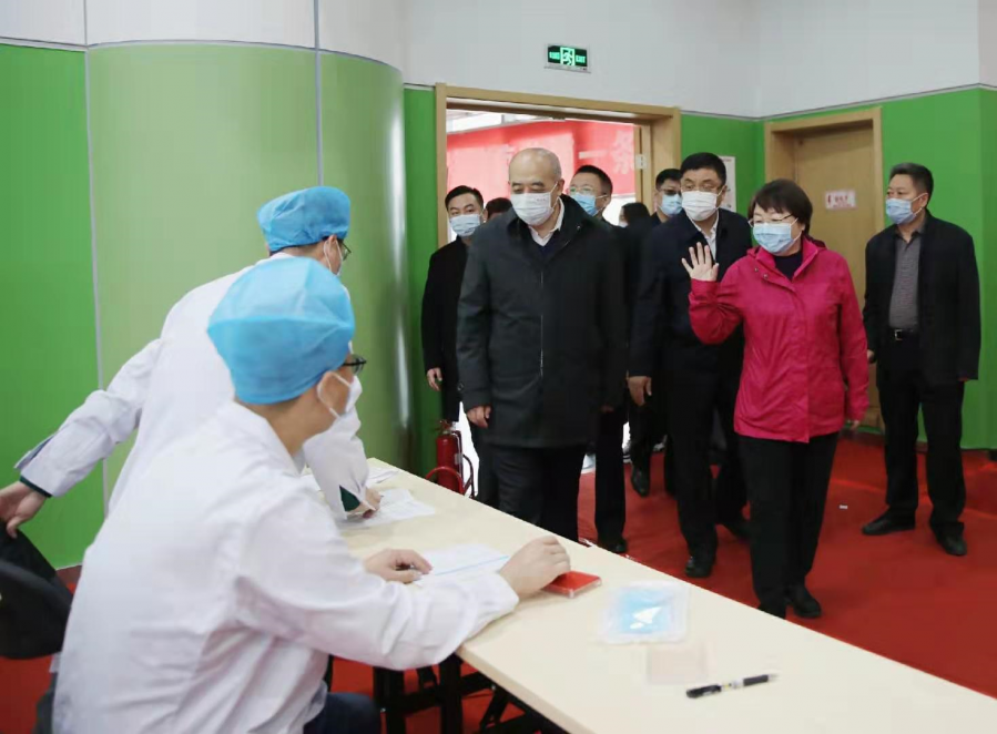 西青区领导深入高校现场检查指导新冠病毒疫苗接种情况