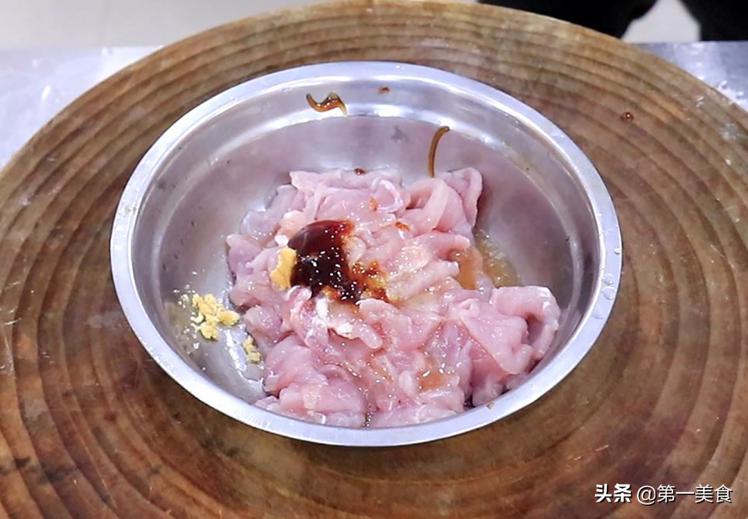 原来正宗木须肉做法如此简单，食材丰富，肉嫩菜脆，经典家常菜