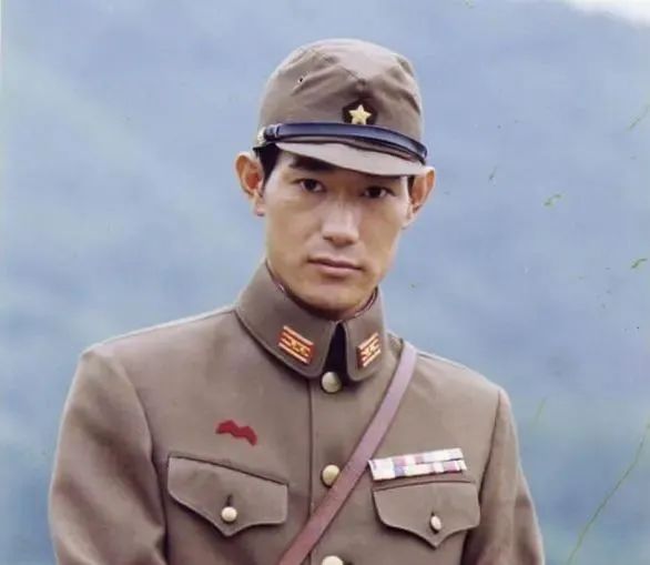 一定都十分眼熟矢野浩二,《铁道游击队》,《小兵张嘎》等多部经典抗日