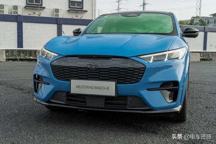 「电马」来袭！Model Y慌了吗？试驾福特Mustang Mach-E