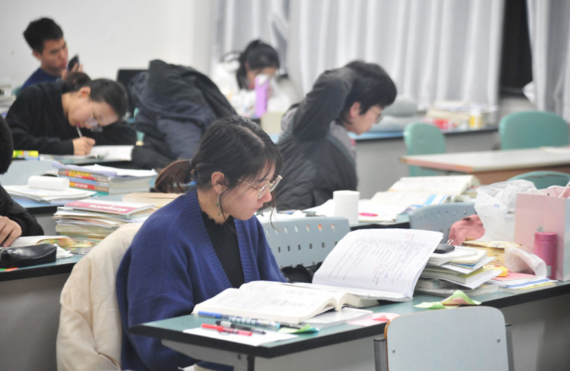 读研学费太高，普通大学生望而生畏，不妨了解一下研究生补贴