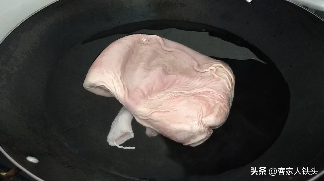 爱吃猪肚的收藏喽，学会客家人一个独特做法，美味不腥臊，真好吃