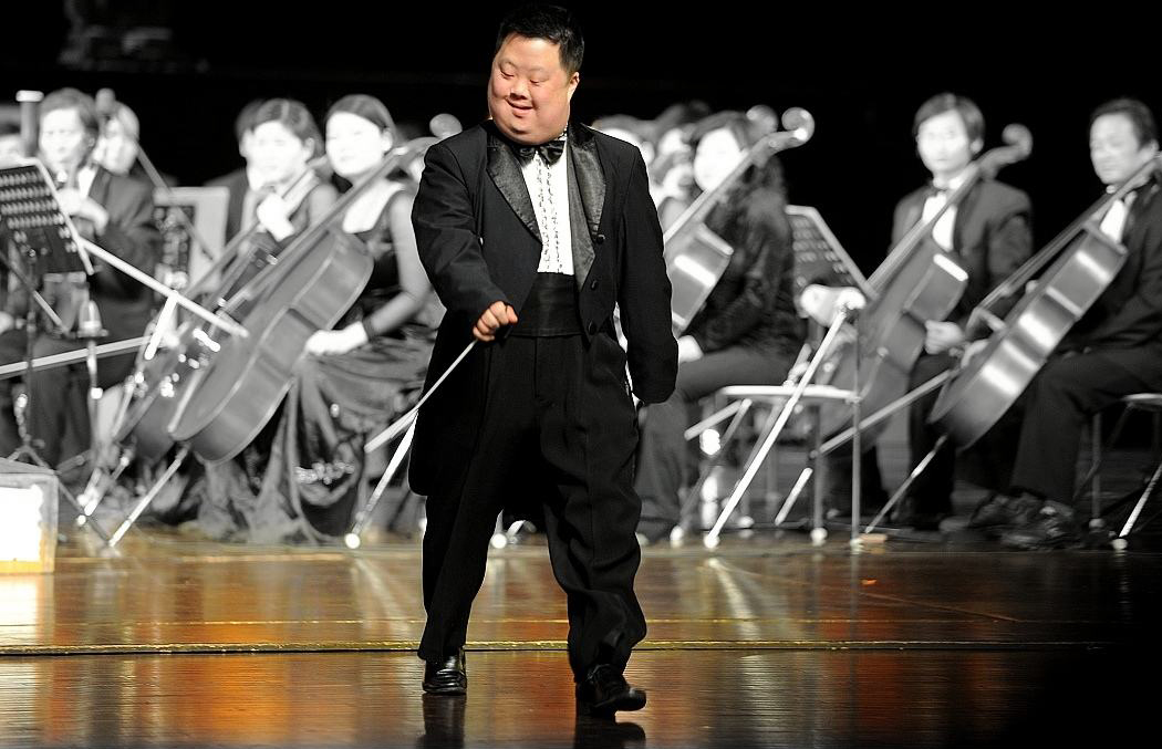 “天才指挥家”胡一舟：身患唐氏综合征，19岁凭音乐天赋一举成名