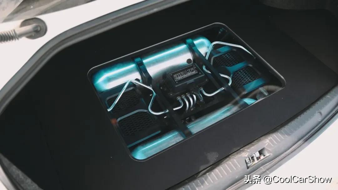小哥爆改翼神,路人100%向你敬礼