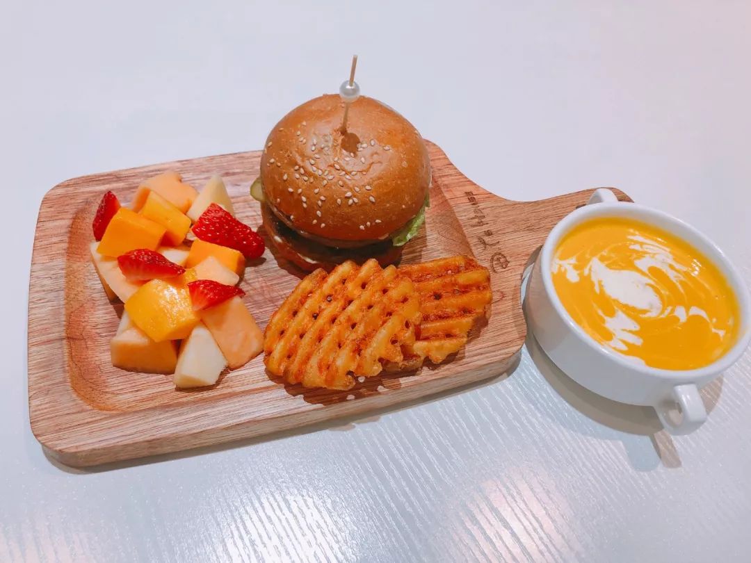 「郑州·二七万象城」这家700㎡梦幻双层亲子餐厅！谁来谁尖叫！