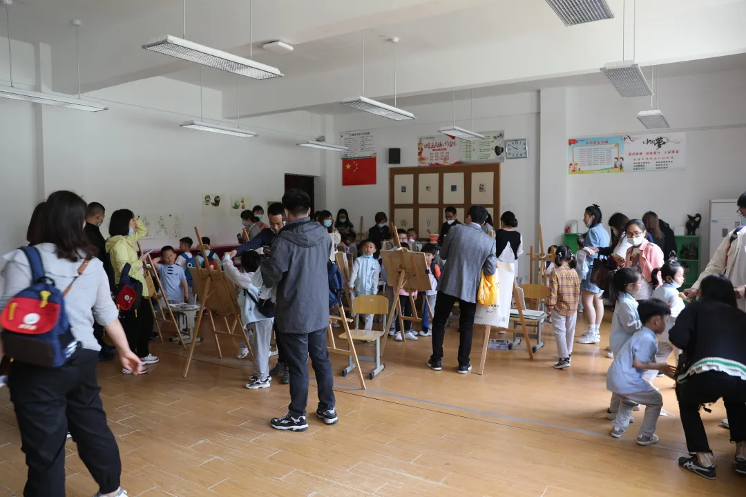 小小体验官上线，体验南京宇通实验学校一年级学习生活