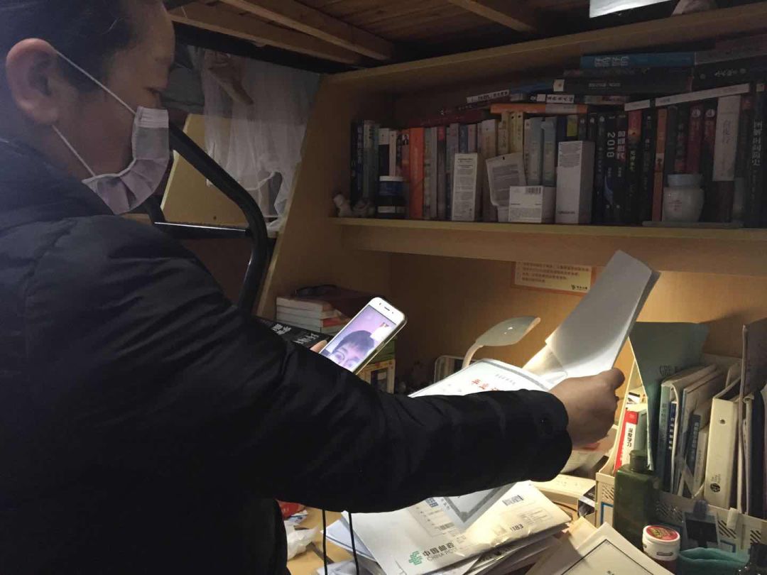 浙江大学的女生宿舍（无法返校）