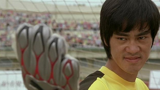 周星驰少林足球精彩视频(少林足球幕后:赵薇误以为周星驰追自己,三