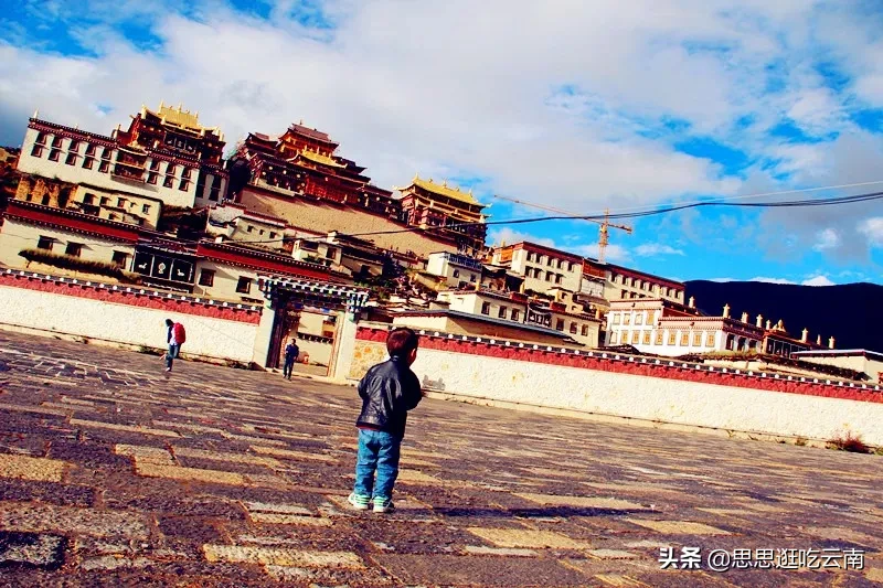 香格里拉有什么好玩的(香格里拉的一处秘境，可以躺着看雪山的地方，一生必须走一次)