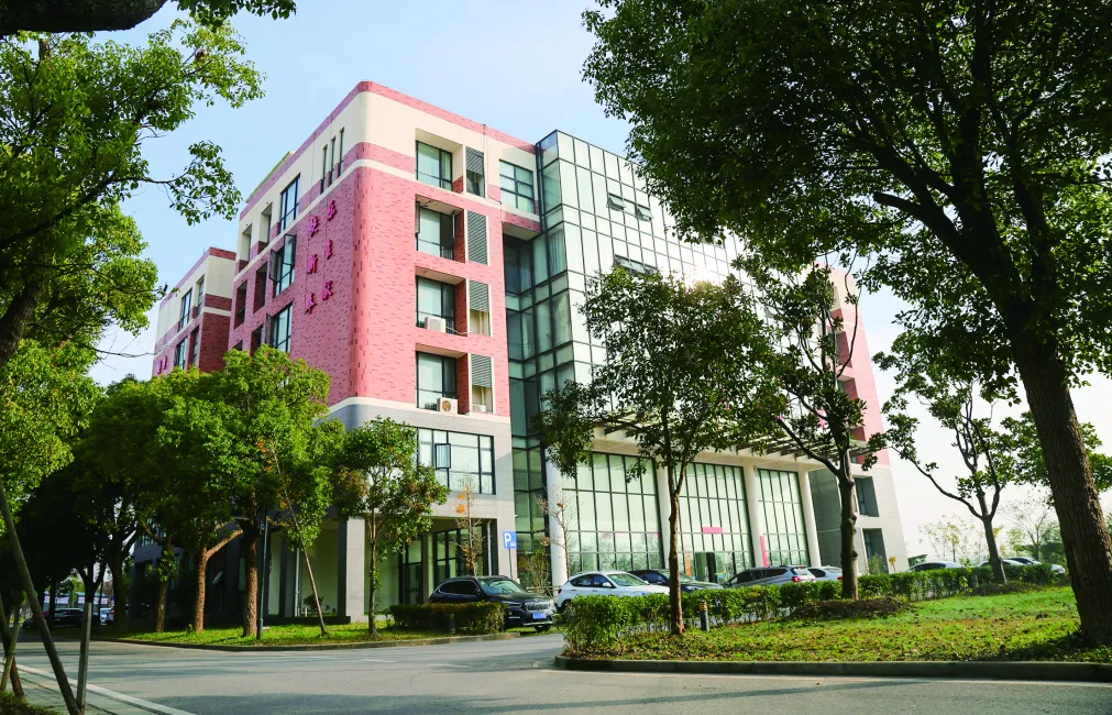 这样的校园文化，能不断培育学子强大的内涵