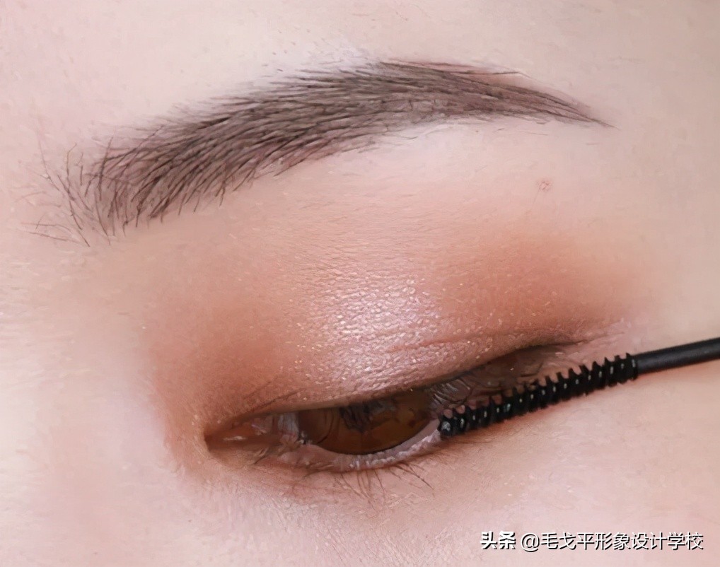 超实用 | 眼妆怎么画，干净自然不显脏？