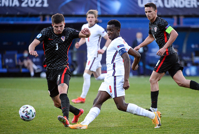 欧洲足球直播在哪里可以看（欧洲杯：英格兰VS克罗地亚，不需要熬夜看的强强对决，CCTV5直播）