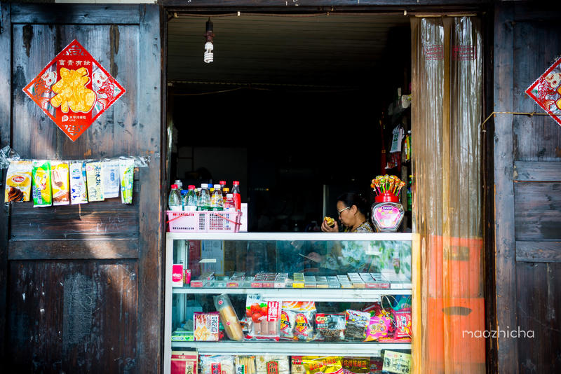 山城重庆，轻轨出行，玩转8D网红城市