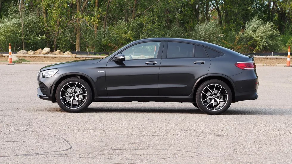 2020款奔驰amg glc432020款奔驰amg glc4在外形上,采用了最新款式的